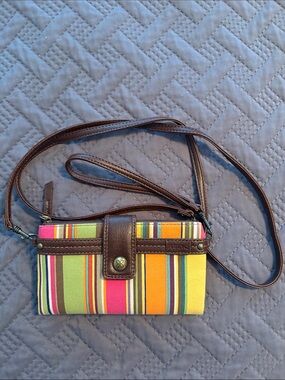 Relic Striped Wallet Checkbook Wristlet Shoulder Strap - Like new